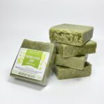 Натуральное мыло-скраб из моринги для деликатного обновления и питания кожи — изображение 3